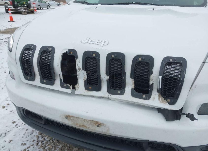 Photo 6 of 2016 Jeep Cherokee LATITUDE (VIN 1C4PJMCB2GW196949)
