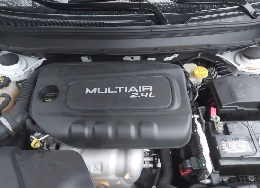 Photo 10 of 2016 Jeep Cherokee LATITUDE (VIN 1C4PJMCB2GW227875)