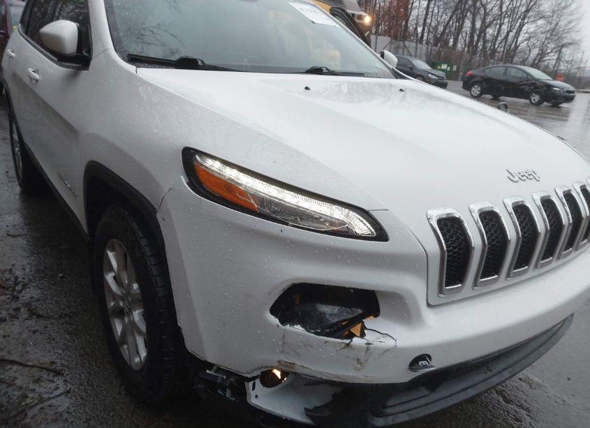 Photo 19 of 2016 Jeep Cherokee LATITUDE (VIN 1C4PJMCB2GW227875)