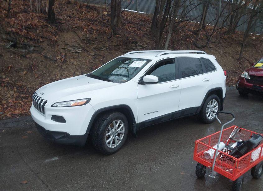 Photo 2 of 2016 Jeep Cherokee LATITUDE (VIN 1C4PJMCB2GW227875)