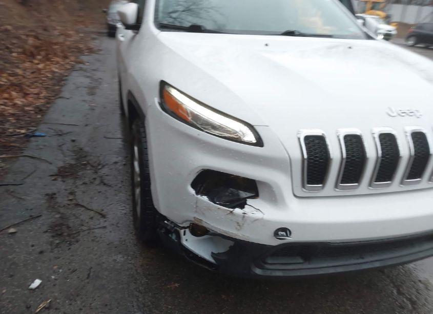 Photo 20 of 2016 Jeep Cherokee LATITUDE (VIN 1C4PJMCB2GW227875)