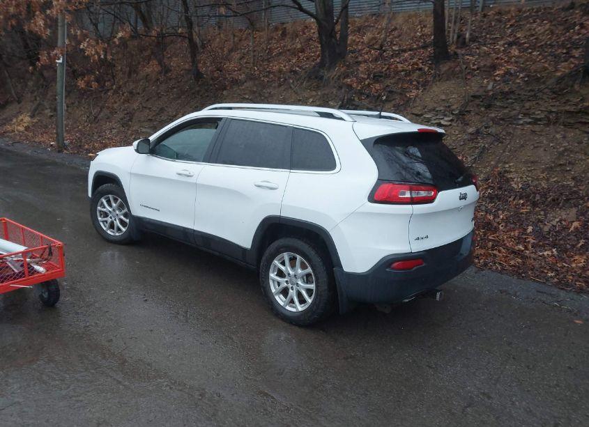 Photo 3 of 2016 Jeep Cherokee LATITUDE (VIN 1C4PJMCB2GW227875)