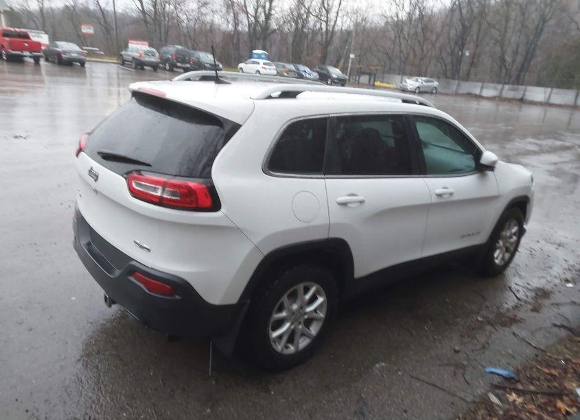 Photo 4 of 2016 Jeep Cherokee LATITUDE (VIN 1C4PJMCB2GW227875)