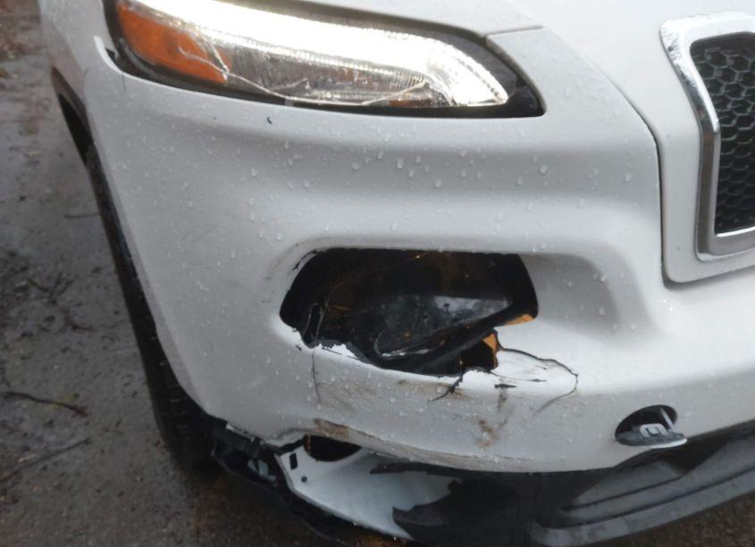 Photo 6 of 2016 Jeep Cherokee LATITUDE (VIN 1C4PJMCB2GW227875)