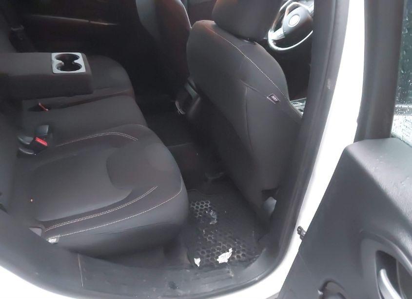 Photo 8 of 2016 Jeep Cherokee LATITUDE (VIN 1C4PJMCB2GW227875)