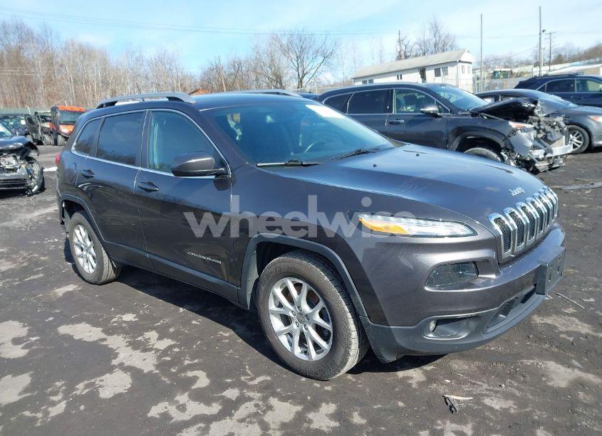 2016 Jeep Cherokee LATITUDE (VIN 1C4PJMCB2GW340385) main photo