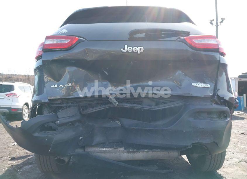Photo 6 of 2016 Jeep Cherokee LATITUDE (VIN 1C4PJMCB2GW340385)