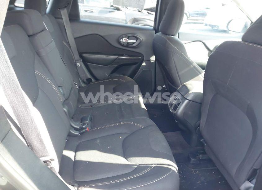 Photo 8 of 2016 Jeep Cherokee LATITUDE (VIN 1C4PJMCB2GW340385)