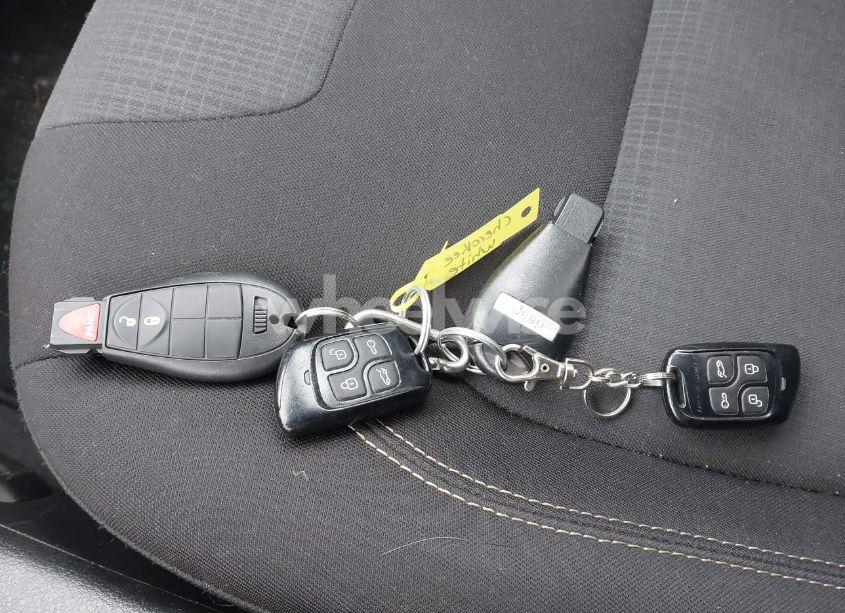 Photo 11 of 2016 Jeep Cherokee LATITUDE (VIN 1C4PJMCB2GW372186)