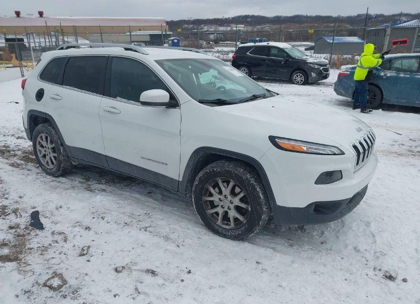 2017 Jeep Cherokee LATITUDE 4X4 (VIN 1C4PJMCB2HW520676) main photo