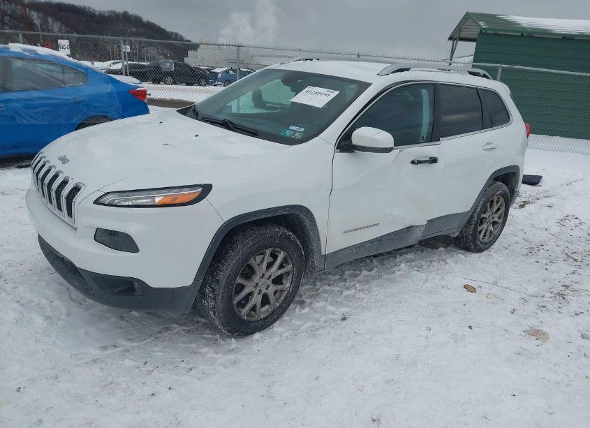 Photo 2 of 2017 Jeep Cherokee LATITUDE 4X4 (VIN 1C4PJMCB2HW520676)