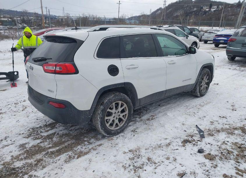 Photo 4 of 2017 Jeep Cherokee LATITUDE 4X4 (VIN 1C4PJMCB2HW520676)