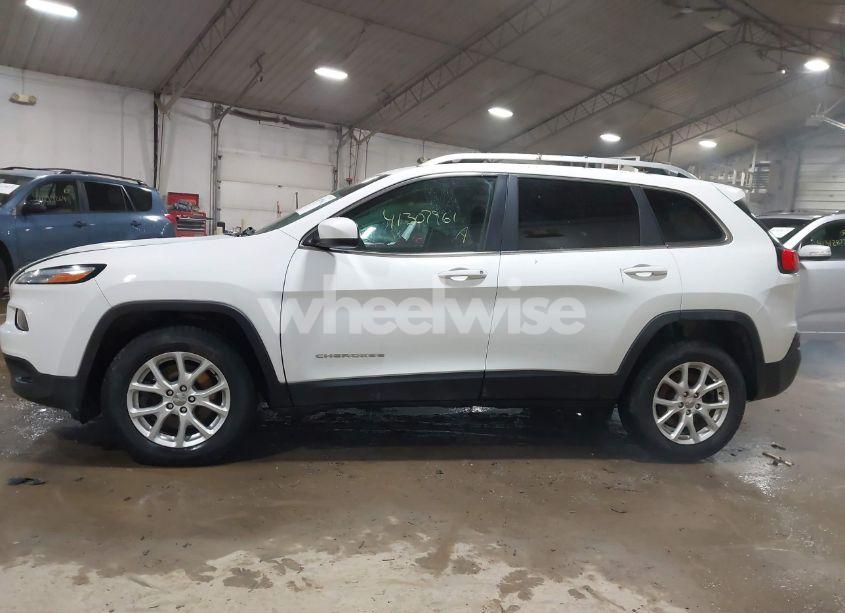 Photo 14 of 2017 Jeep Cherokee LATITUDE 4X4 (VIN 1C4PJMCB2HW537512)