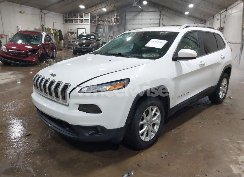 Photo 2 of 2017 Jeep Cherokee LATITUDE 4X4 (VIN 1C4PJMCB2HW537512)