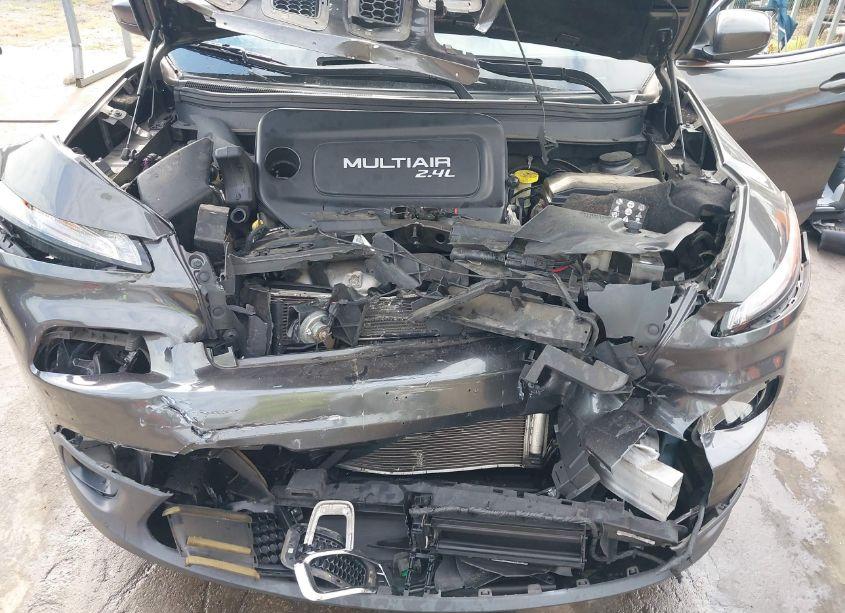 Photo 10 of 2017 Jeep Cherokee LATITUDE 4X4 (VIN 1C4PJMCB2HW614251)