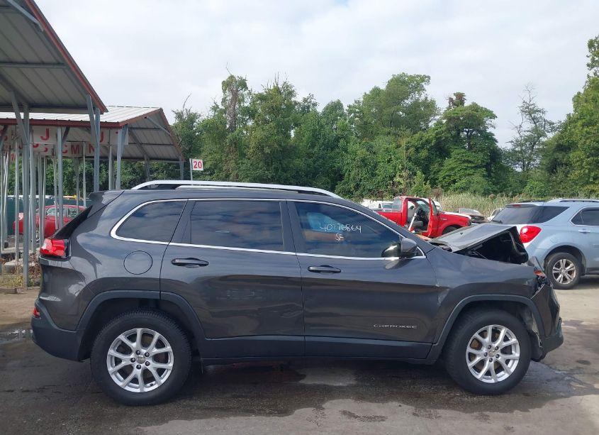 Photo 13 of 2017 Jeep Cherokee LATITUDE 4X4 (VIN 1C4PJMCB2HW614251)