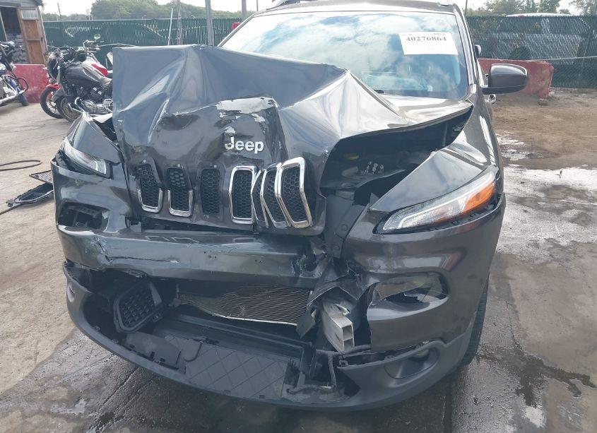 Photo 17 of 2017 Jeep Cherokee LATITUDE 4X4 (VIN 1C4PJMCB2HW614251)