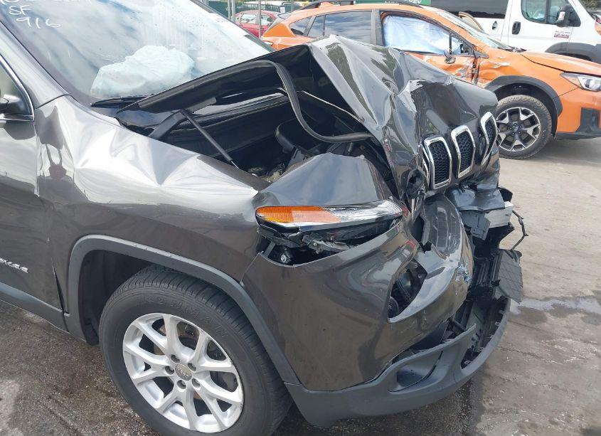 Photo 18 of 2017 Jeep Cherokee LATITUDE 4X4 (VIN 1C4PJMCB2HW614251)