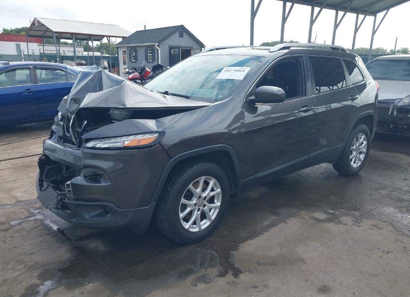 Photo 2 of 2017 Jeep Cherokee LATITUDE 4X4 (VIN 1C4PJMCB2HW614251)