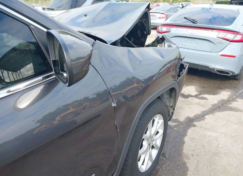 Photo 20 of 2017 Jeep Cherokee LATITUDE 4X4 (VIN 1C4PJMCB2HW614251)