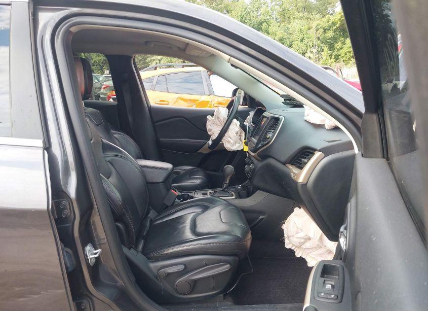 Photo 5 of 2017 Jeep Cherokee LATITUDE 4X4 (VIN 1C4PJMCB2HW614251)