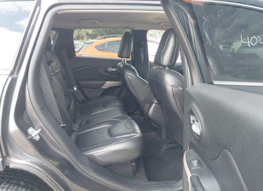 Photo 8 of 2017 Jeep Cherokee LATITUDE 4X4 (VIN 1C4PJMCB2HW614251)