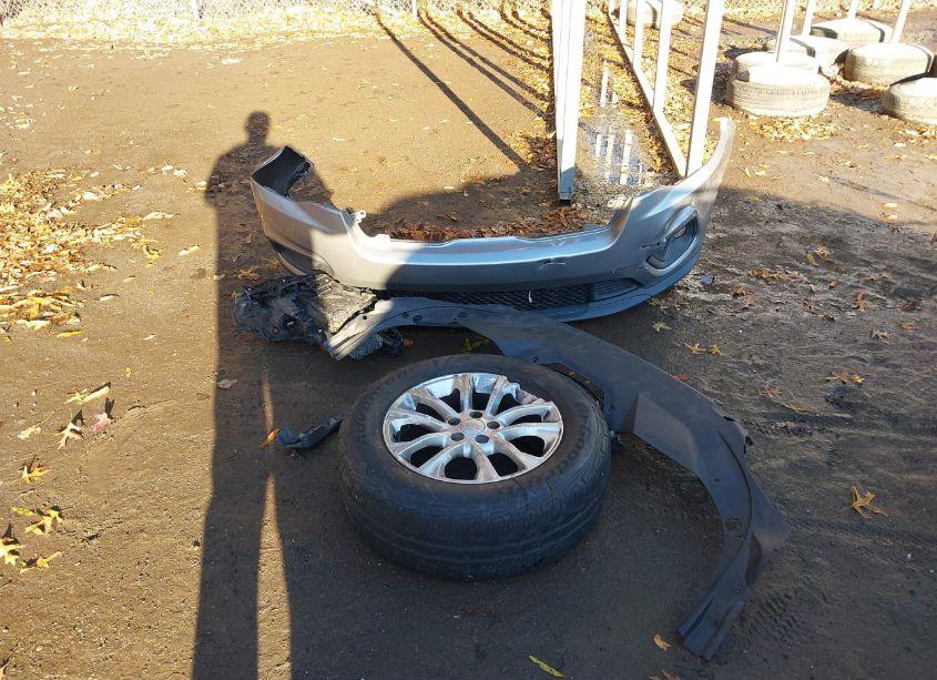 Photo 12 of 2019 Jeep Cherokee LATITUDE 4X4 (VIN 1C4PJMCB2KD228447)