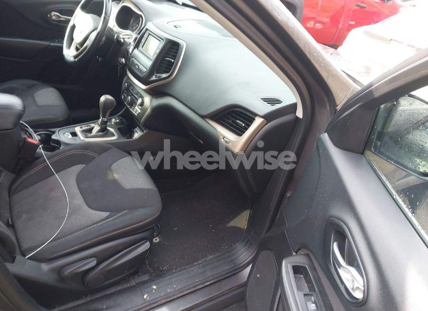 Photo 5 of 2014 Jeep Cherokee LATITUDE (VIN 1C4PJMCB3EW201296)