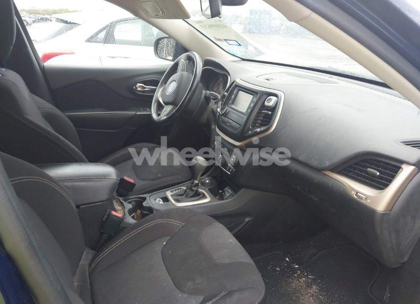 Photo 5 of 2015 Jeep Cherokee LATITUDE (VIN 1C4PJMCB3FW672463)