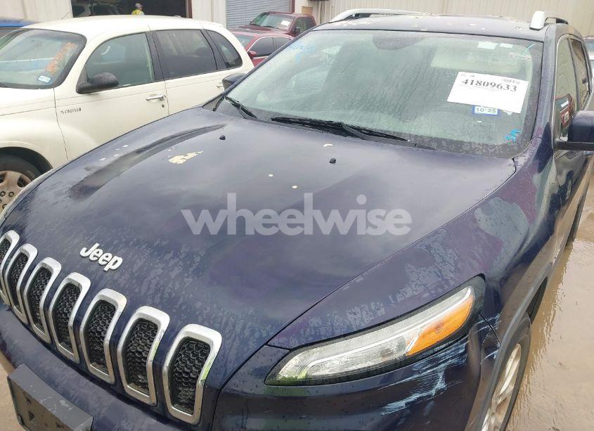 Photo 6 of 2015 Jeep Cherokee LATITUDE (VIN 1C4PJMCB3FW672463)