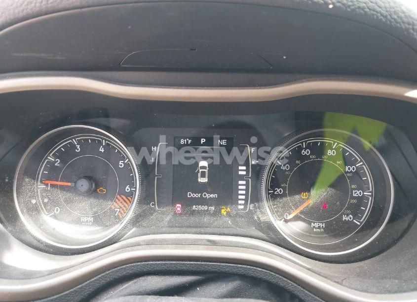 Photo 7 of 2015 Jeep Cherokee LATITUDE (VIN 1C4PJMCB3FW672463)