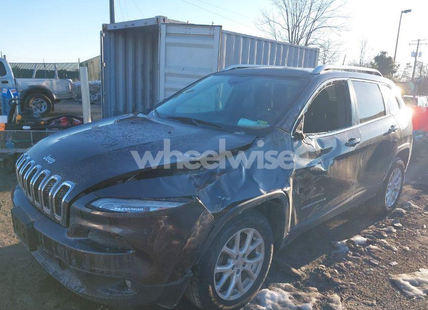 Photo 2 of 2016 Jeep Cherokee LATITUDE (VIN 1C4PJMCB3GW109513)