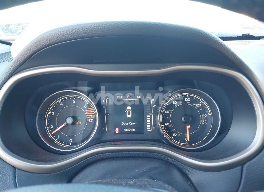 Photo 7 of 2016 Jeep Cherokee LATITUDE (VIN 1C4PJMCB3GW109513)