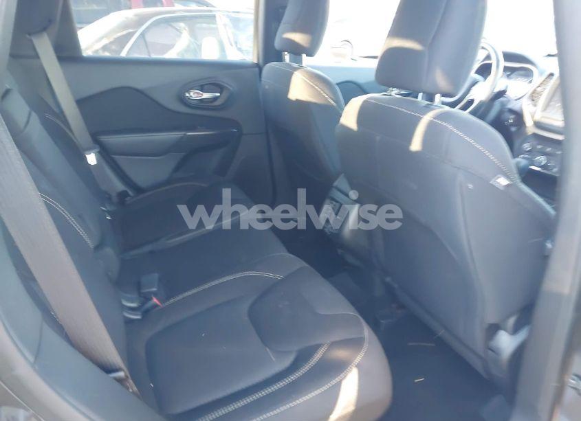 Photo 8 of 2016 Jeep Cherokee LATITUDE (VIN 1C4PJMCB3GW109513)