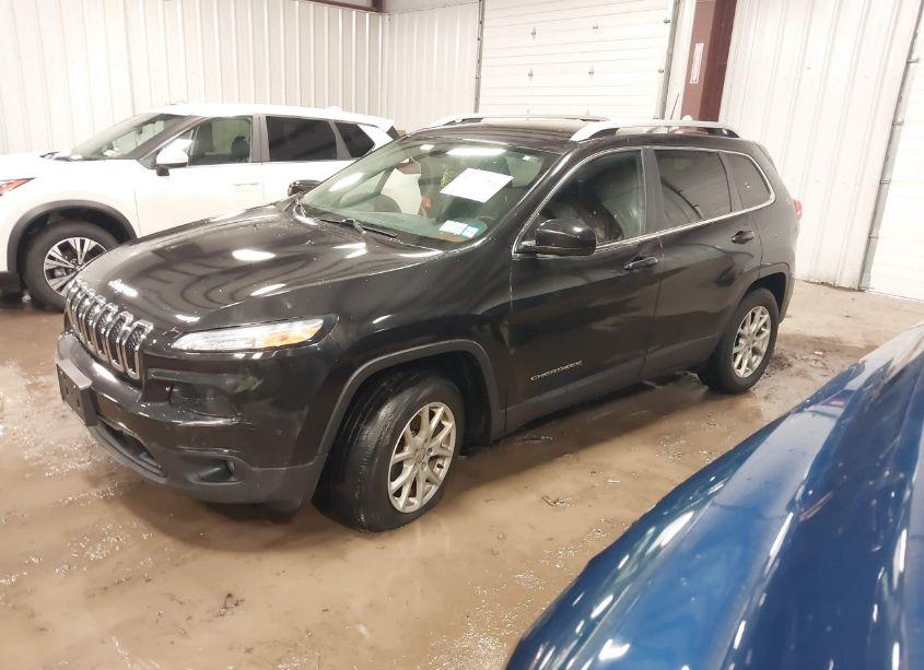 Photo 2 of 2016 Jeep Cherokee LATITUDE (VIN 1C4PJMCB3GW163250)