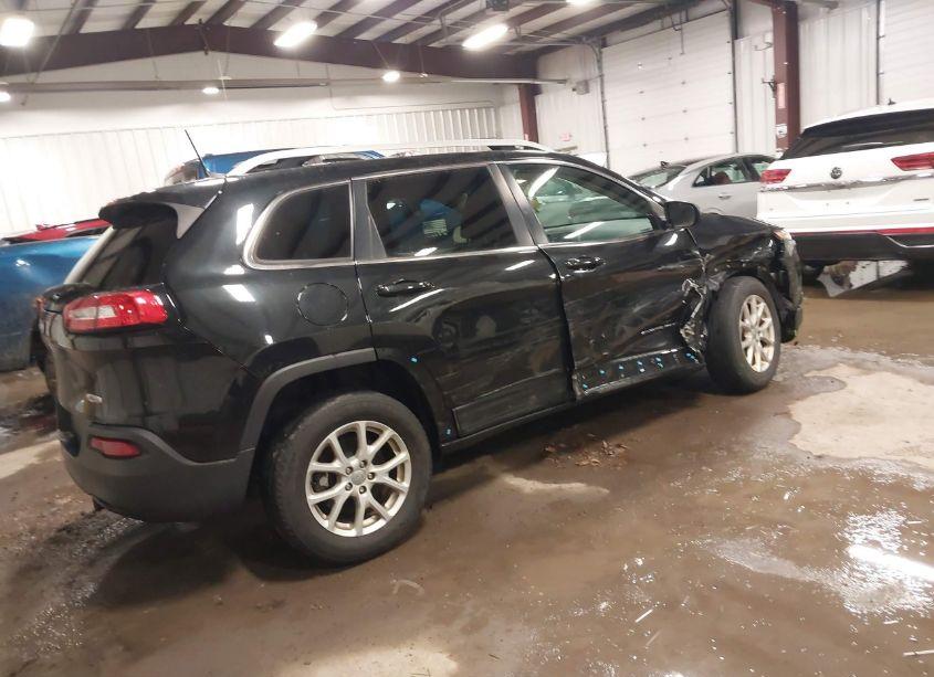 Photo 4 of 2016 Jeep Cherokee LATITUDE (VIN 1C4PJMCB3GW163250)