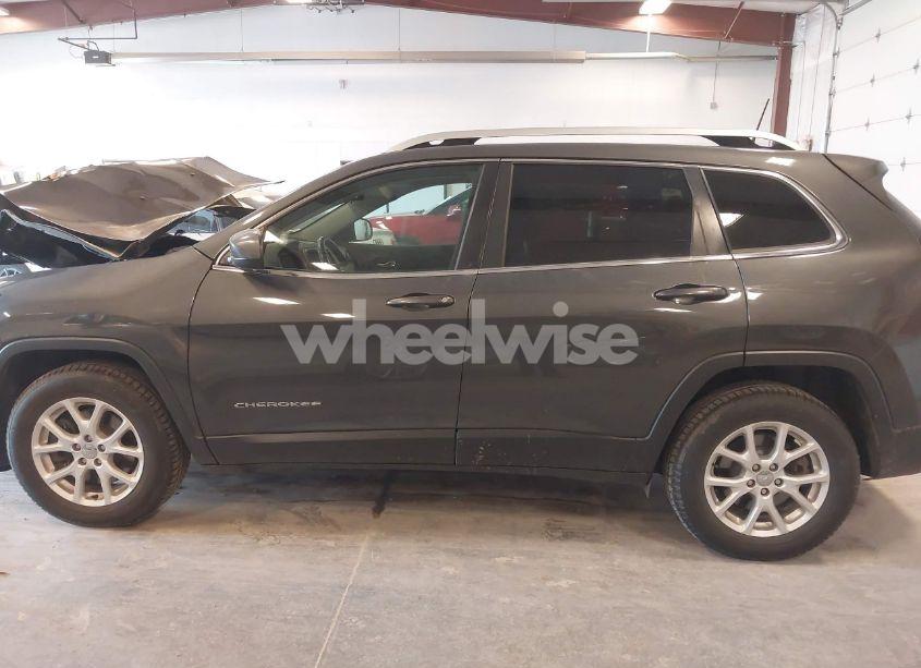 Photo 14 of 2016 Jeep Cherokee LATITUDE (VIN 1C4PJMCB3GW187502)