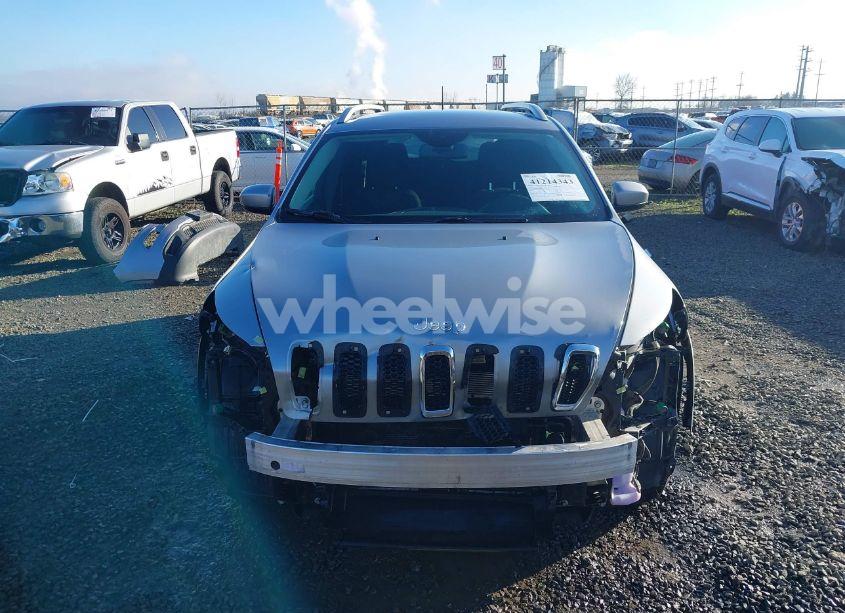 Photo 13 of 2016 Jeep Cherokee LATITUDE (VIN 1C4PJMCB3GW215394)