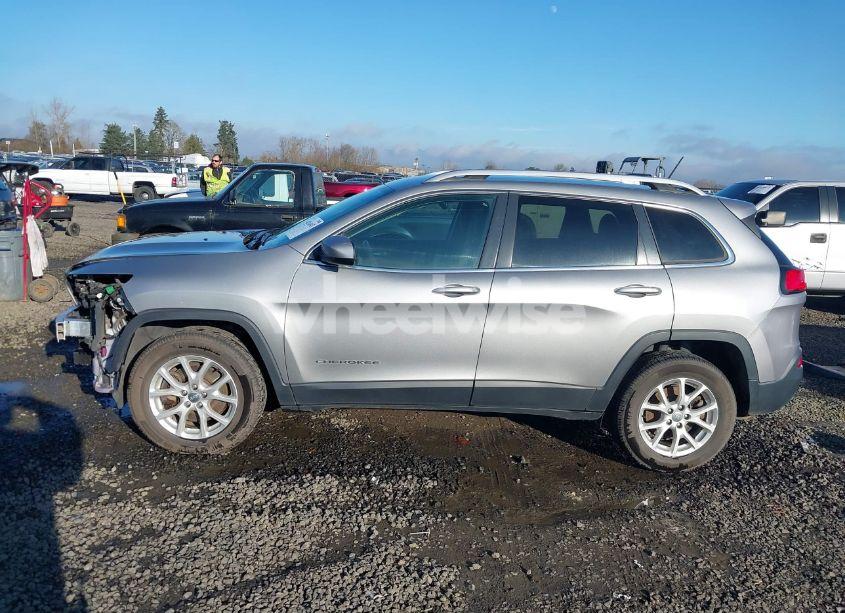 Photo 15 of 2016 Jeep Cherokee LATITUDE (VIN 1C4PJMCB3GW215394)