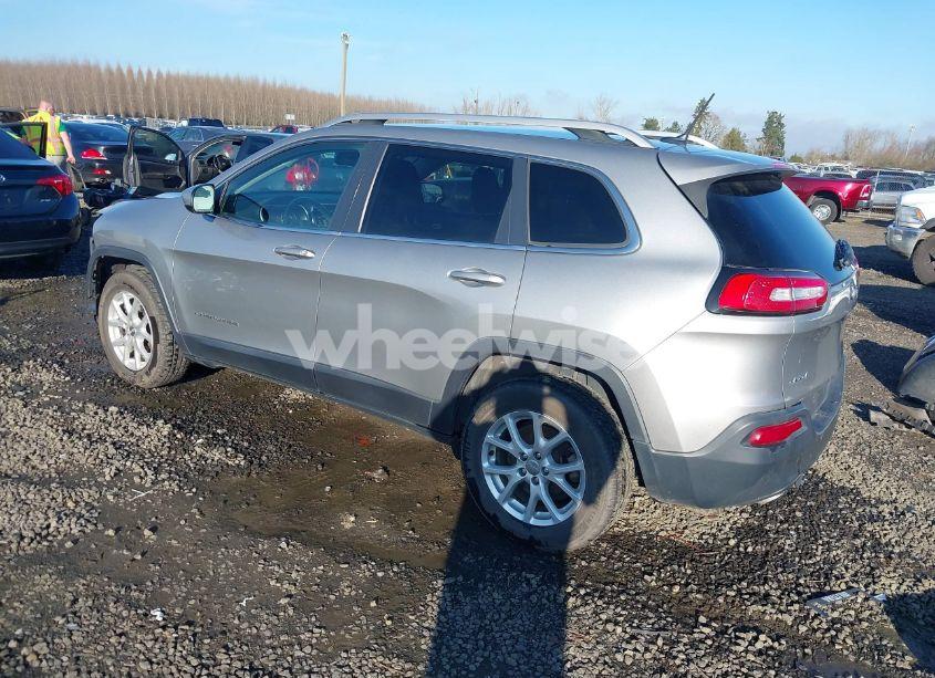 Photo 3 of 2016 Jeep Cherokee LATITUDE (VIN 1C4PJMCB3GW215394)