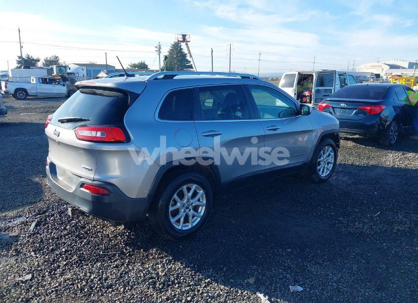 Photo 4 of 2016 Jeep Cherokee LATITUDE (VIN 1C4PJMCB3GW215394)