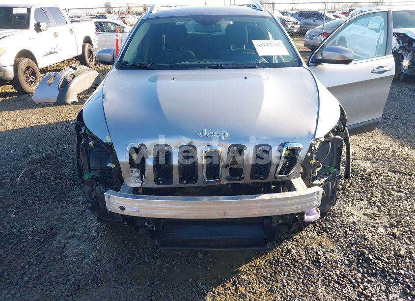 Photo 6 of 2016 Jeep Cherokee LATITUDE (VIN 1C4PJMCB3GW215394)