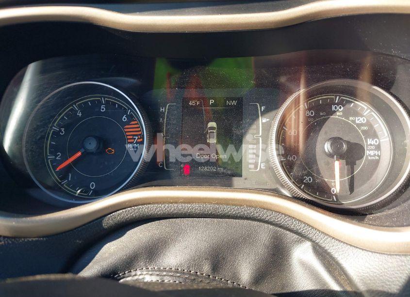 Photo 7 of 2016 Jeep Cherokee LATITUDE (VIN 1C4PJMCB3GW215394)