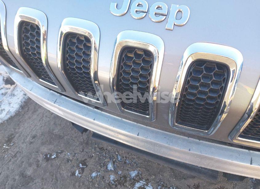 Photo 10 of 2016 Jeep Cherokee LATITUDE (VIN 1C4PJMCB3GW262036)