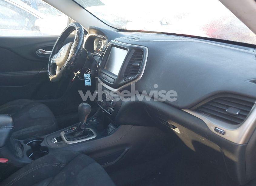 Photo 5 of 2016 Jeep Cherokee LATITUDE (VIN 1C4PJMCB3GW262036)