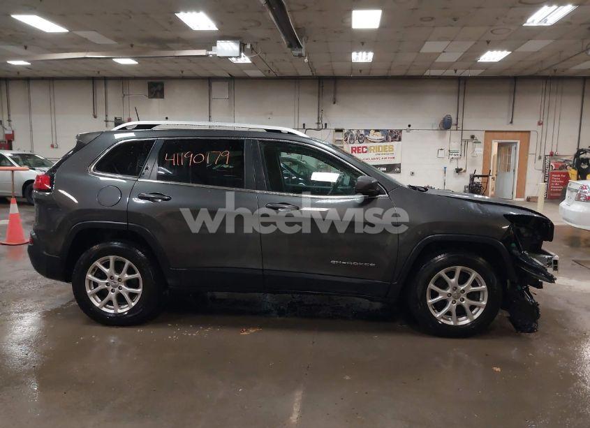 Photo 14 of 2016 Jeep Cherokee LATITUDE (VIN 1C4PJMCB3GW267804)