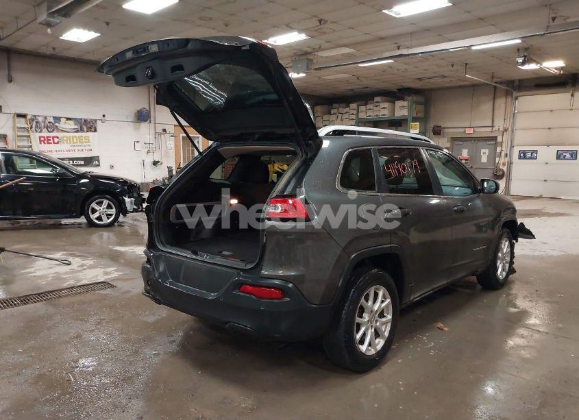 Photo 4 of 2016 Jeep Cherokee LATITUDE (VIN 1C4PJMCB3GW267804)