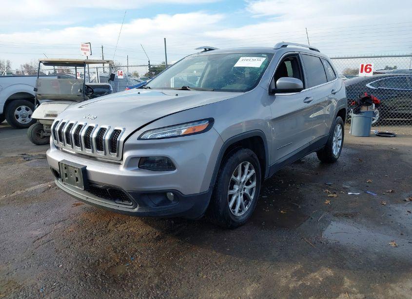Photo 2 of 2016 Jeep Cherokee LATITUDE (VIN 1C4PJMCB3GW304818)