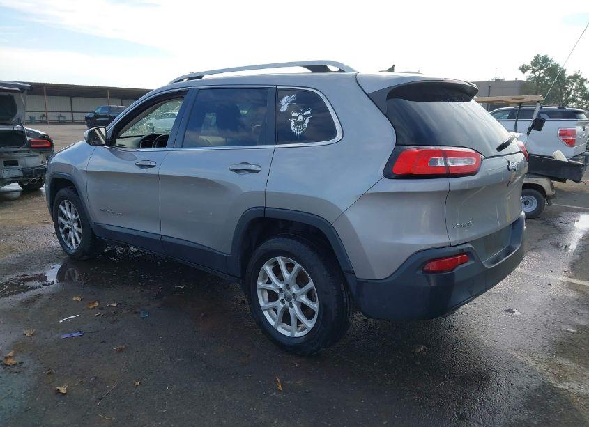 Photo 3 of 2016 Jeep Cherokee LATITUDE (VIN 1C4PJMCB3GW304818)