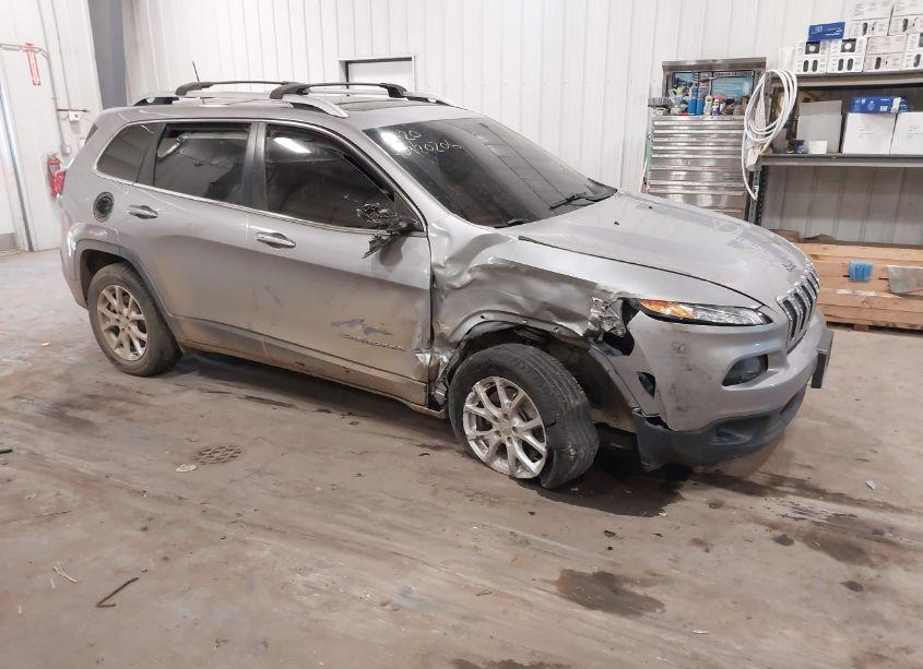 2017 Jeep Cherokee LATITUDE 4X4 (VIN 1C4PJMCB3HD213870) main photo